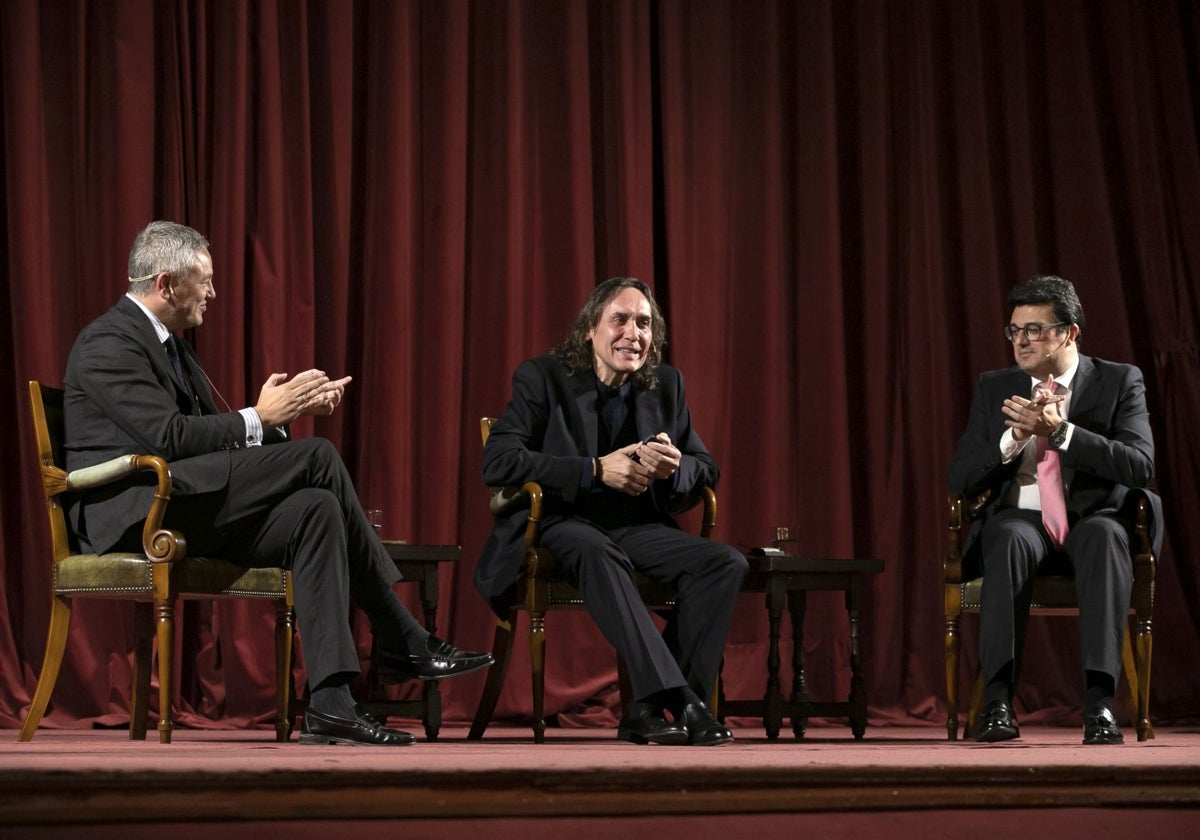 Alberto García Reyes, Vicente Amigo y Francisco J. Poyato, durante el acto