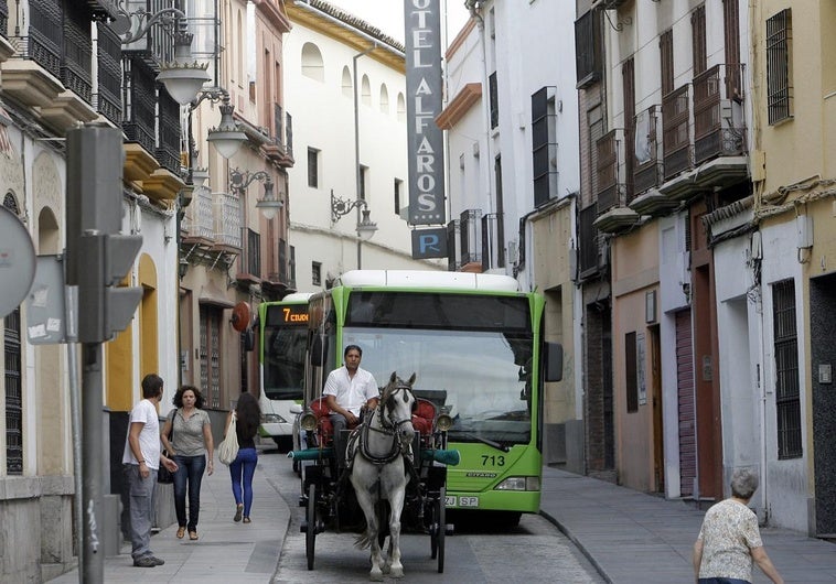 autobuse-alafraos-cordoba-k1PB-U603420388702DnG-758x531@diario_abc.jpg