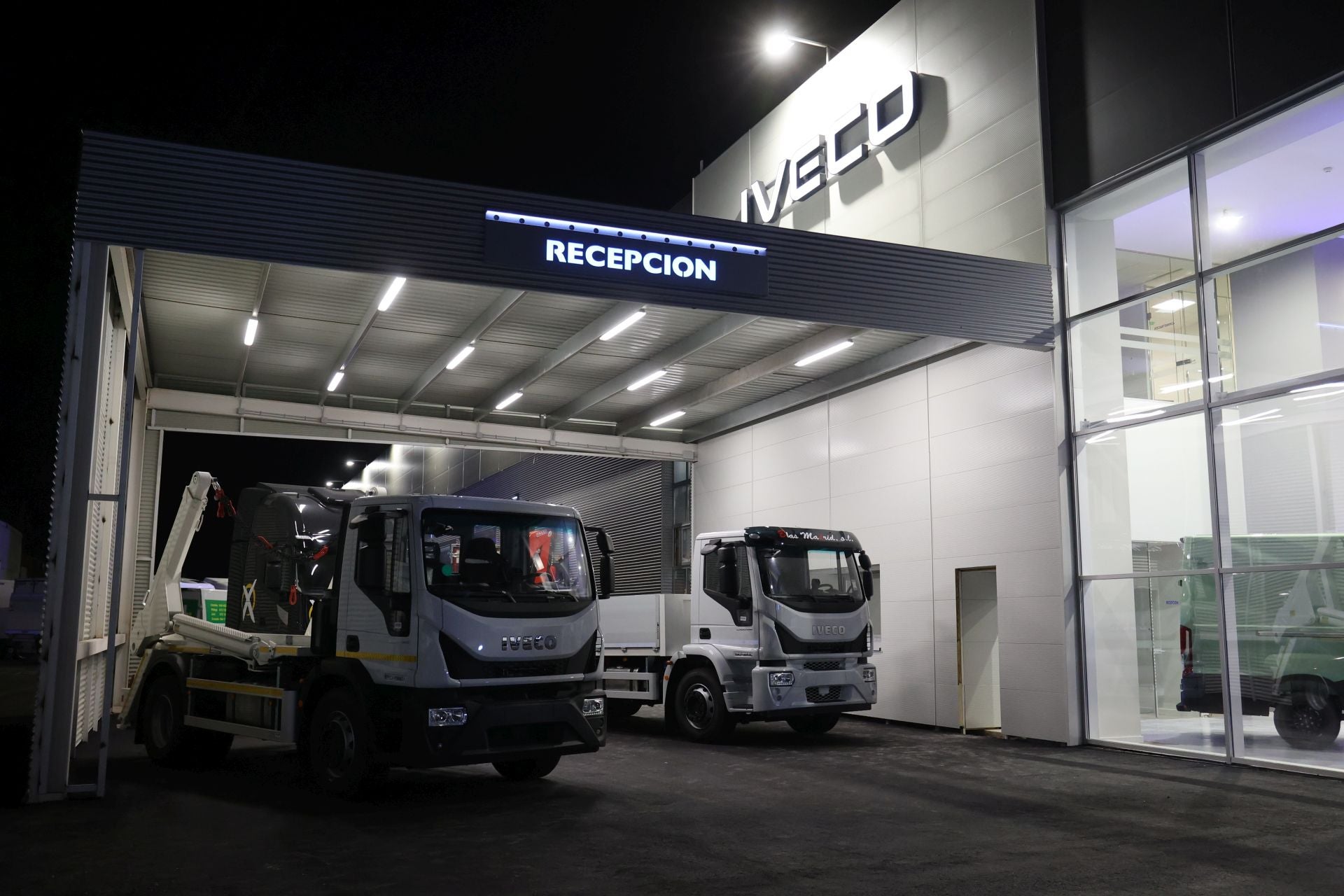 La inauguración del nuevo concesionario Veimancha de Iveco en Córdoba, en imágenes