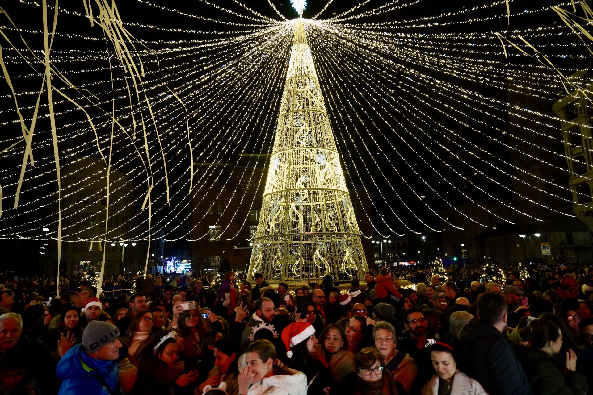 León, Ponferrada y Zamora encienden su Navidad «más espectacular»