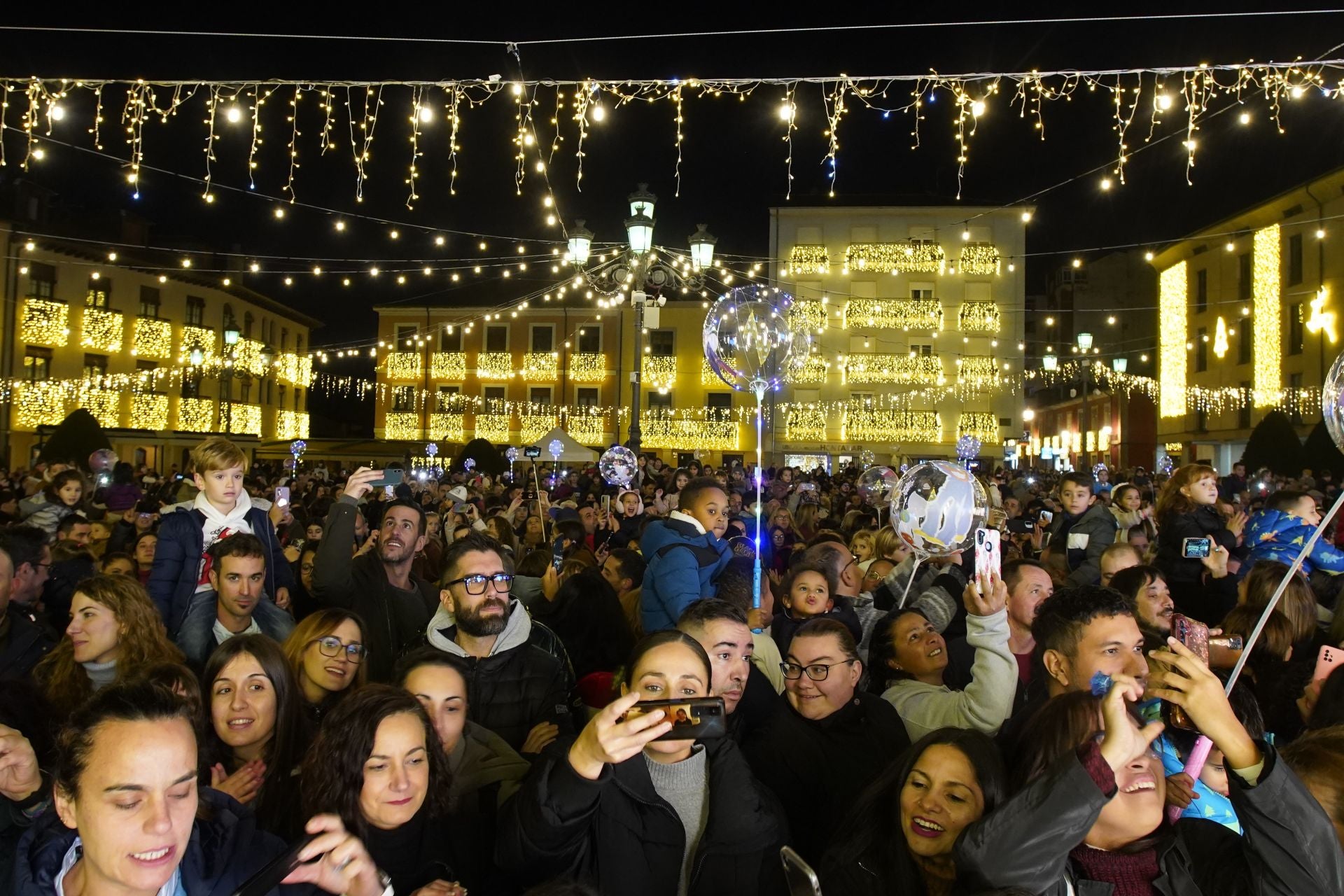 León, Ponferrada y Zamora encienden su Navidad «más espectacular»