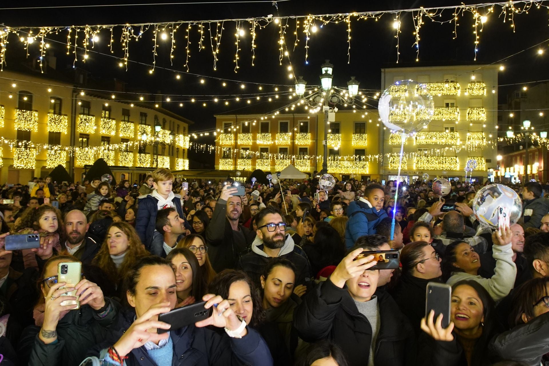 León, Ponferrada y Zamora encienden su Navidad «más espectacular»