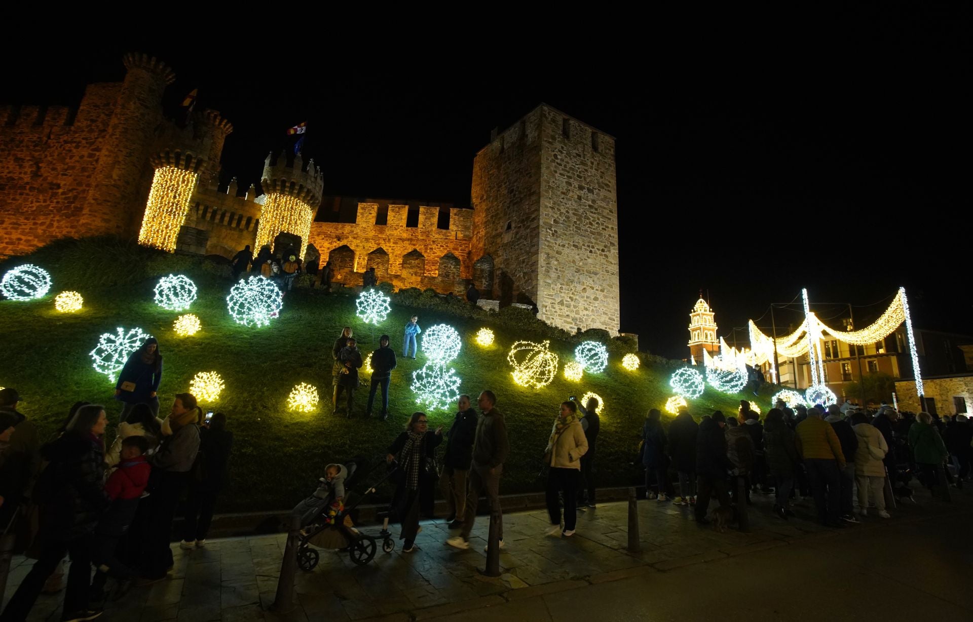 León, Ponferrada y Zamora encienden su Navidad «más espectacular»