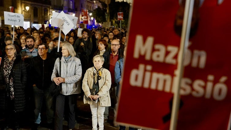 Miles de personas vuelven a las calles de Valencia contra la gestión de Carlos Mazón en la DANA