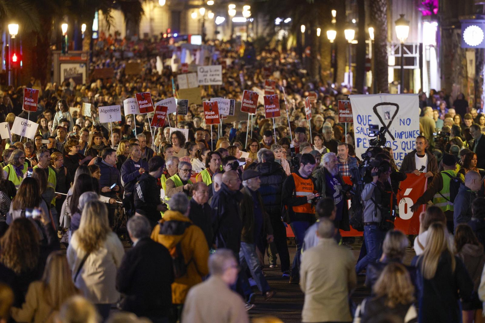 La manifestación en Valencia contra la gestión política de la DANA, en imágenes