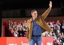 El PSOE se agarra al victimismo con Page como único crítico