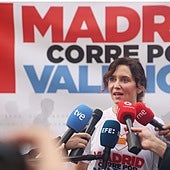 Ayuso hace declaraciones tras la carrera solidaria Madrid corre por Valencia
