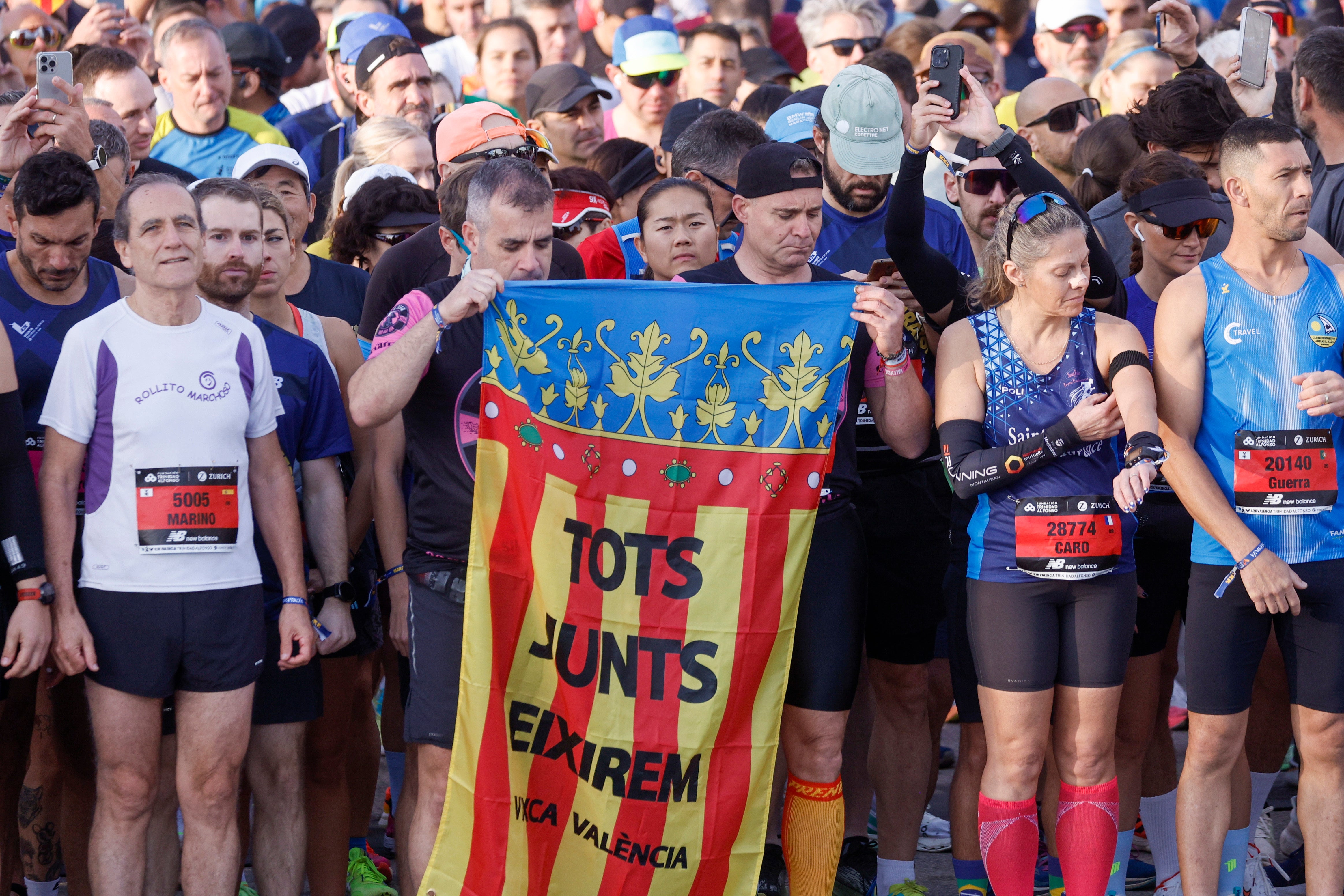 La Maratón de Valencia en apoyo a la DANA, en imágenes