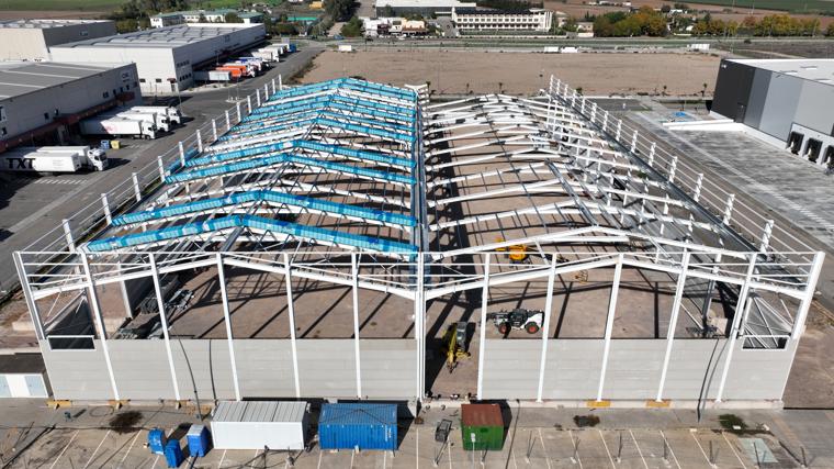 Trabajos de construcción de las instalaciones de Trefllados Urbano en el parque logístico de El Higuerón