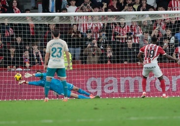 El Córdoba CF se cruza con otro penalti polémico en Gijón