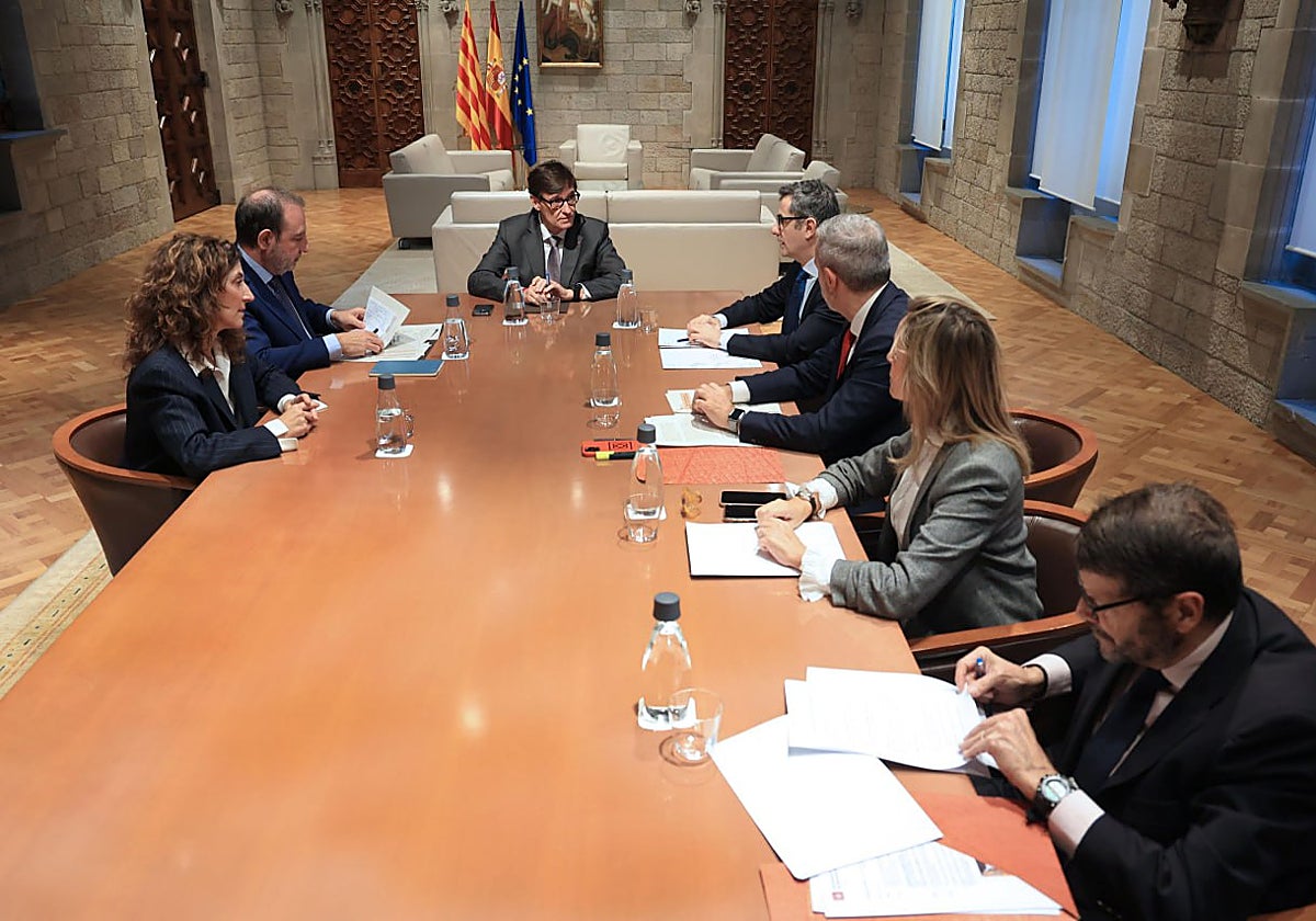 Reunión entre Bolaños, Illa y Collboni, este miércoles, en el Palau de la Generalitat