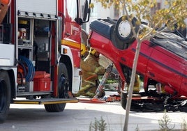 La Diputación de Alicante mejorará la respuesta ante emergencias en pequeños municipios con el papel de los bomberos y los protocolos