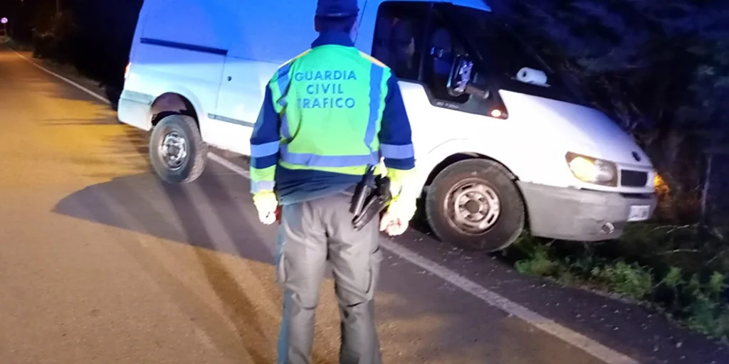 Un Coche Que Circulaba En Sentido Contrario Provoca Un Accidente Con Un ...