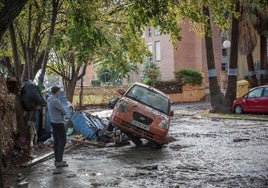 La Junta de Andalucía acelera las ayudas a municipios por la DANA y la rebaja fiscal para compra de coches