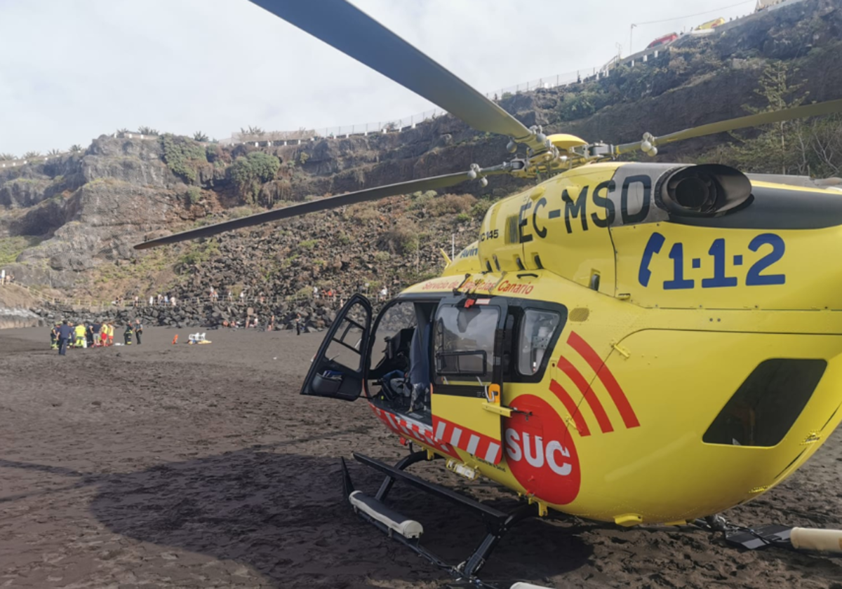 Rescate de un hombre accidentado en la playa de El Bullullo, en La Orotava