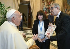 Las imágenes de la emotiva visita al Papa Francisco de la delegación de Cáritas Toledo