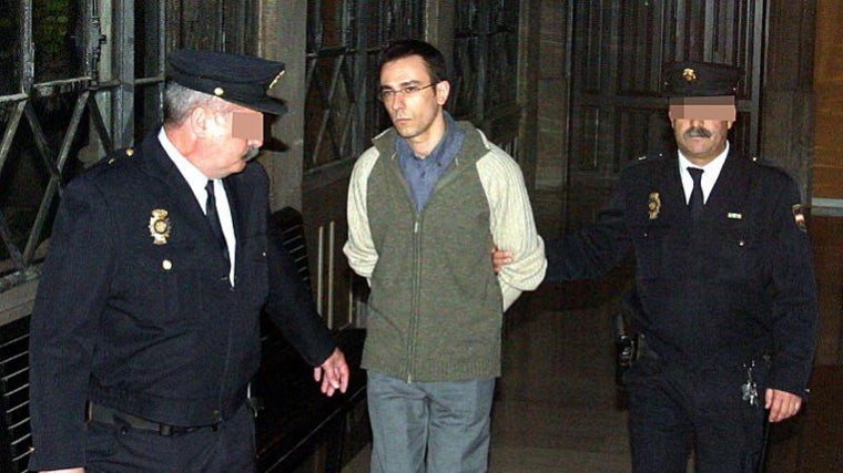 El asesino del Putxet, a su llegada al juicio, en la Audiencia de Barcelona