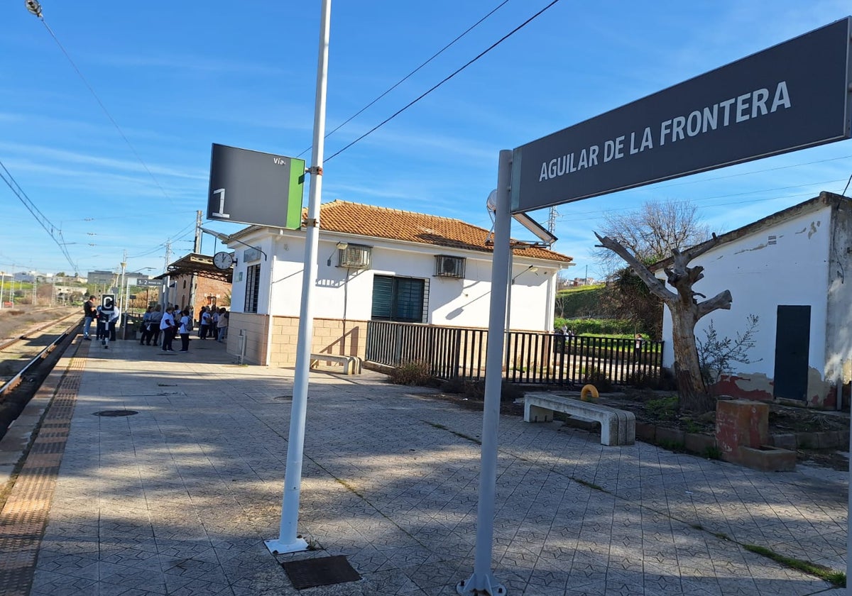 Estación de tren de Aguilar de la Frontera en el curso de la línea Bobadilla-Córdoba