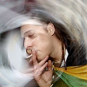 Las chicas copian el consumo masculino de alcohol y cannabis