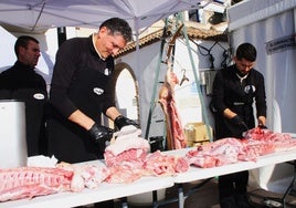 La tradicional fiesta de la matanza de Carcabuey, en imágenes