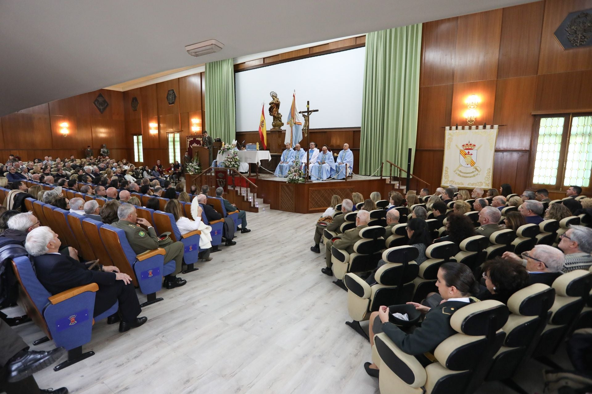 Toledo rinde homenaje a la Academia de Infantería y a la Inmaculada