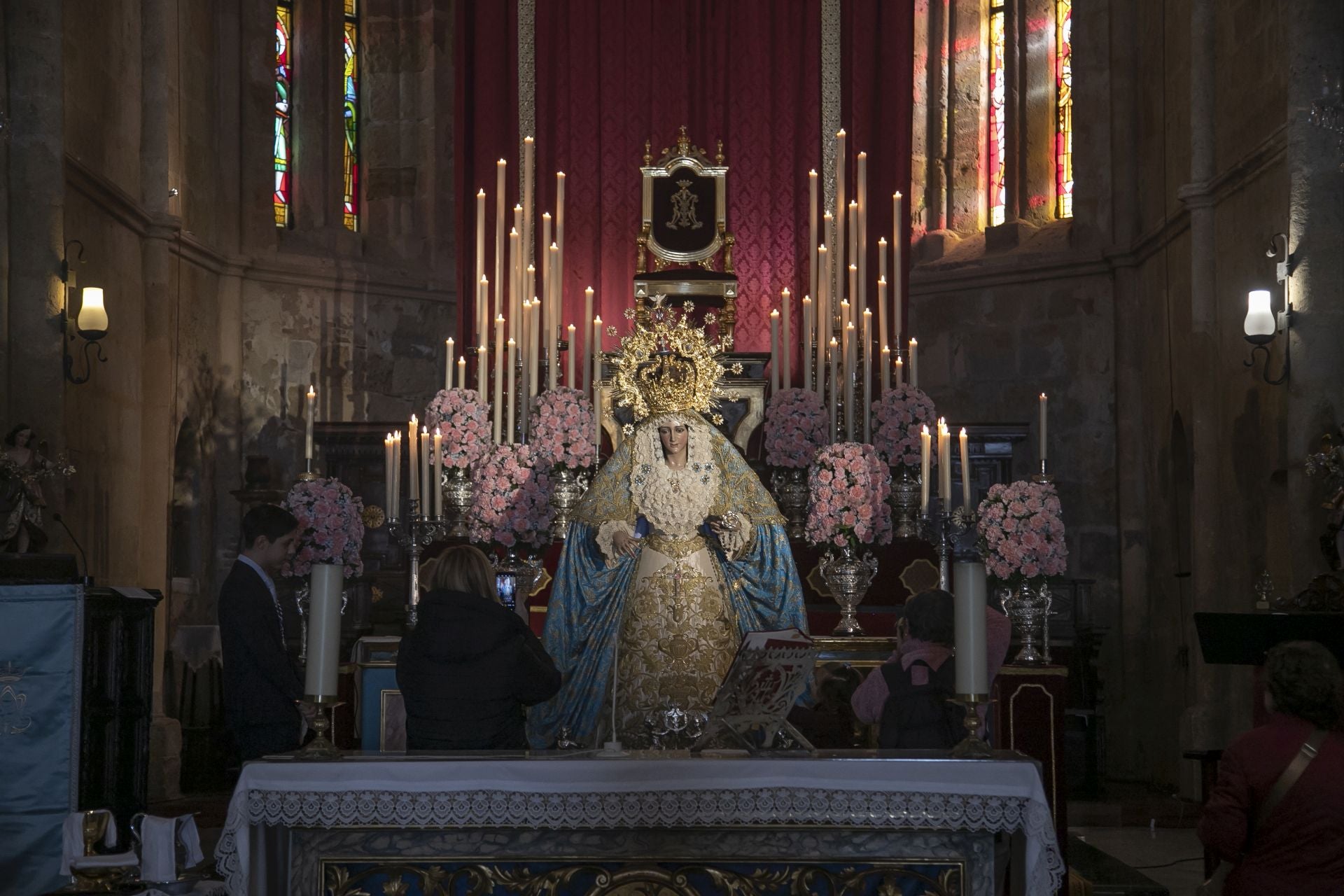 El besamanos a la Virgen de la Alegría de Córdoba por la Purísima, en imágenes