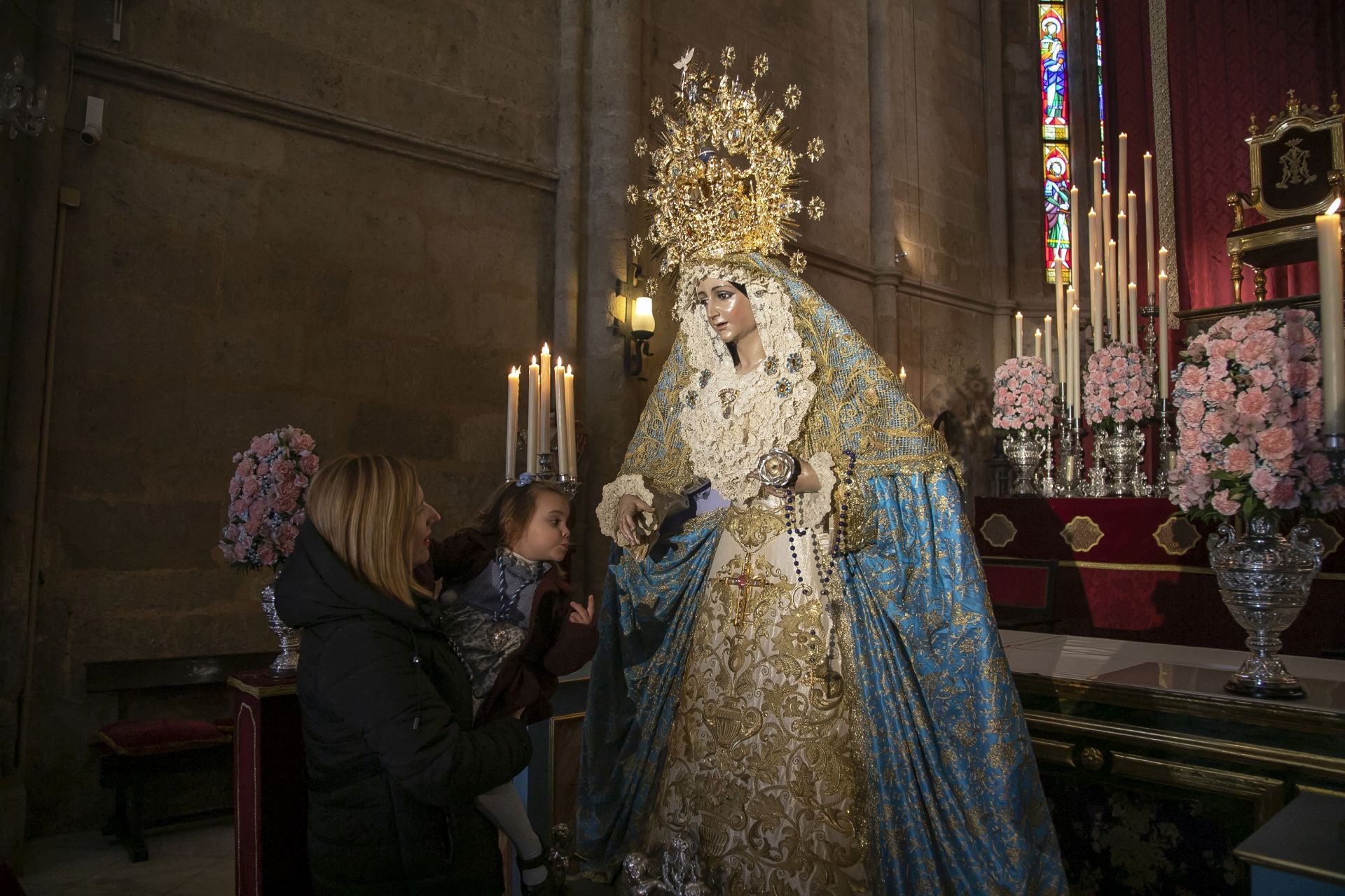 El besamanos a la Virgen de la Alegría de Córdoba por la Purísima, en imágenes