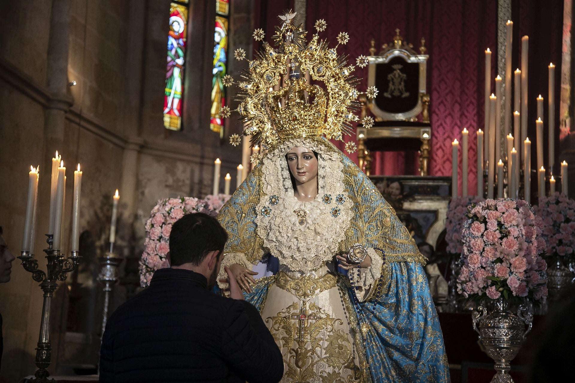 El besamanos a la Virgen de la Alegría de Córdoba por la Purísima, en imágenes