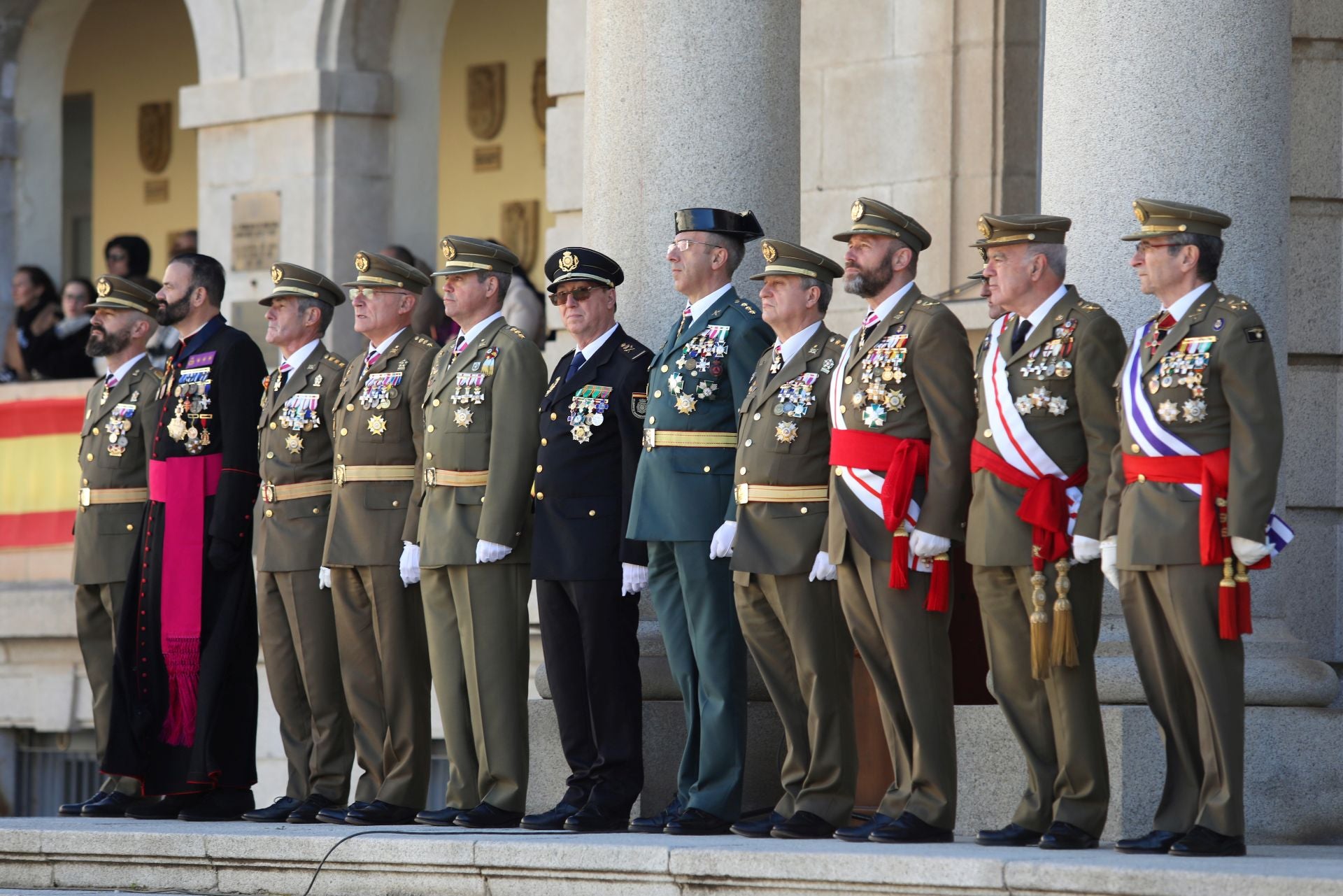 Las mejores imágenes del amor de los militares españoles por su bandera