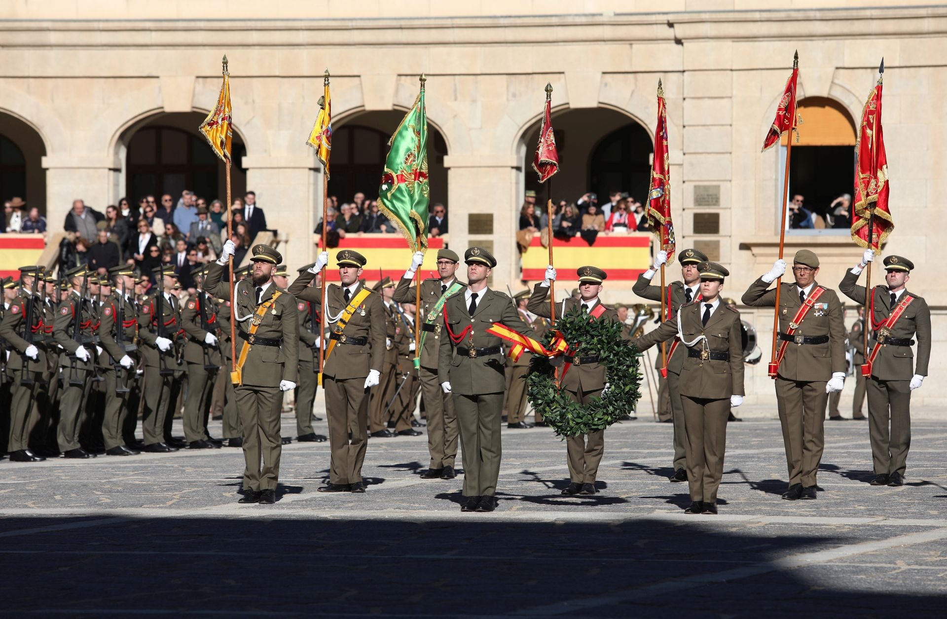 Las mejores imágenes del amor de los militares españoles por su bandera