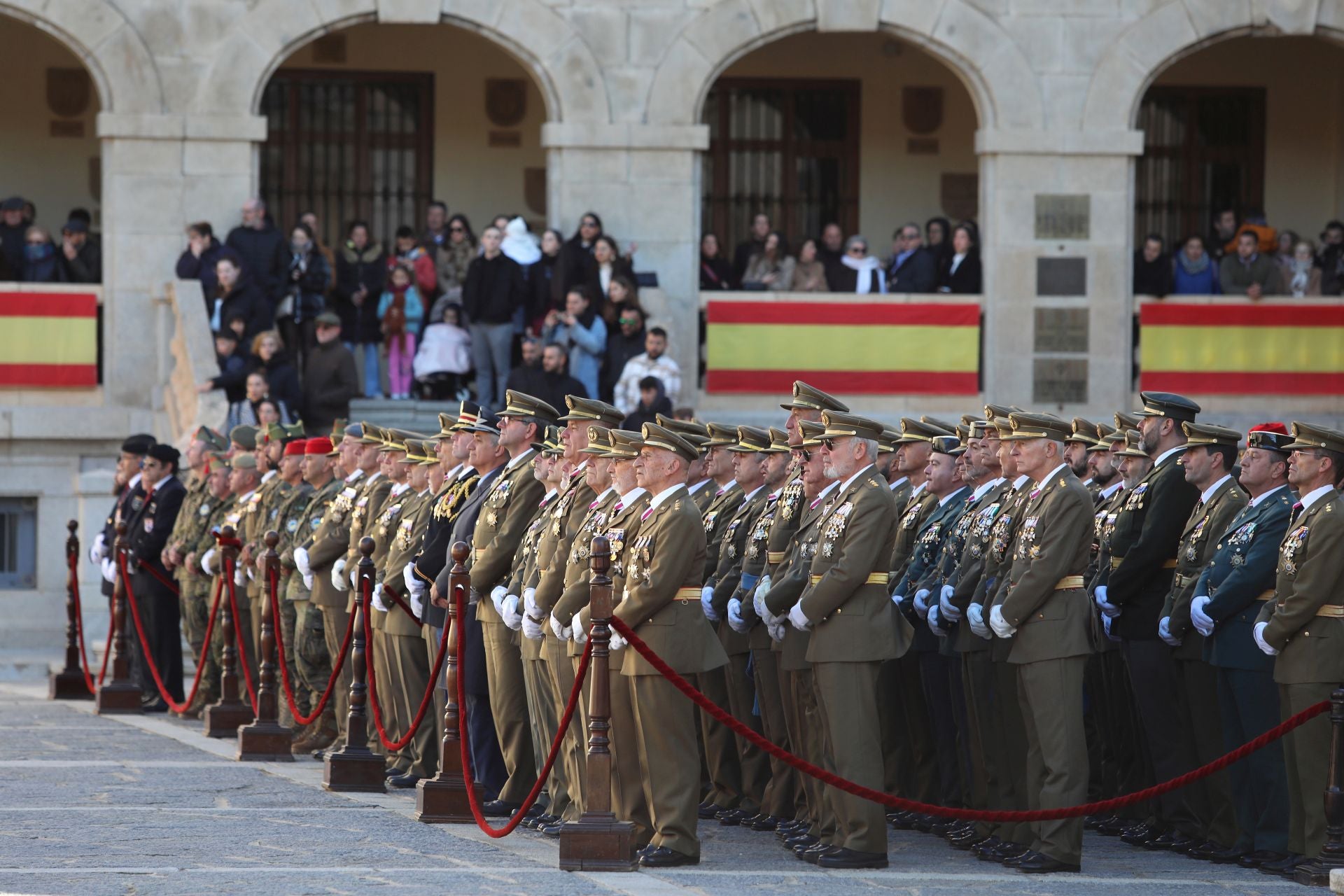 Las mejores imágenes del amor de los militares españoles por su bandera