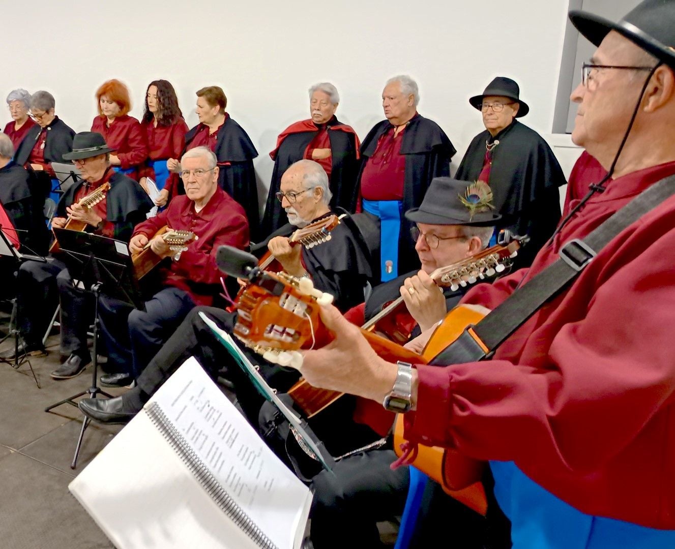 San Bartolmé de las Abiertas inaugura la Navidad con un concierto de &#039;La Parranda Castellana&#039;