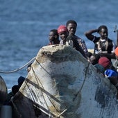 Rescatados 61 migrantes en El Hierro tras quedarse su cayuco sin motor