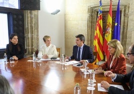 Mazón aboga por celebrar junto al Gobierno un homenaje a las víctimas de la DANA en Valencia