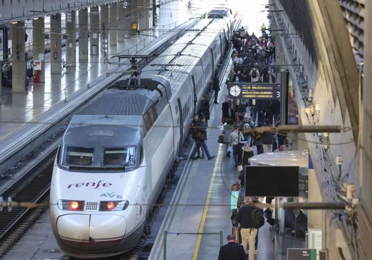 AVE en la estación de Sevilla