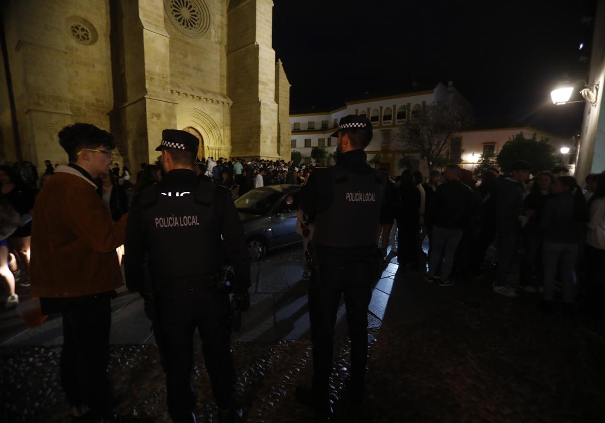 Policía Local en Santa Marina, durante la última edición de las Cruces de Mayo