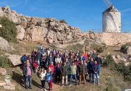 Los Yébenes refuerza su atractivo turístico con un mirador en las inmediaciones del molino Torrecilla