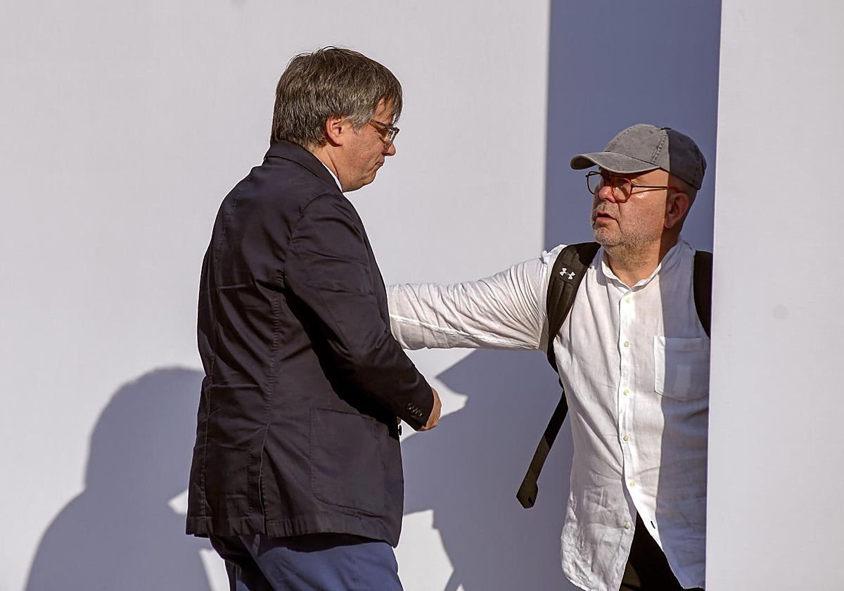 Puigdemont, el pasado agosto, abandonando el acto en el Arc de Triomf de Barcelona
