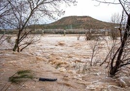 Una nueva crecida «ordinaria» del Ebro lleva un caudal como 186 veces el impuesto contra el trasvase Tajo-Segura por el Gobierno