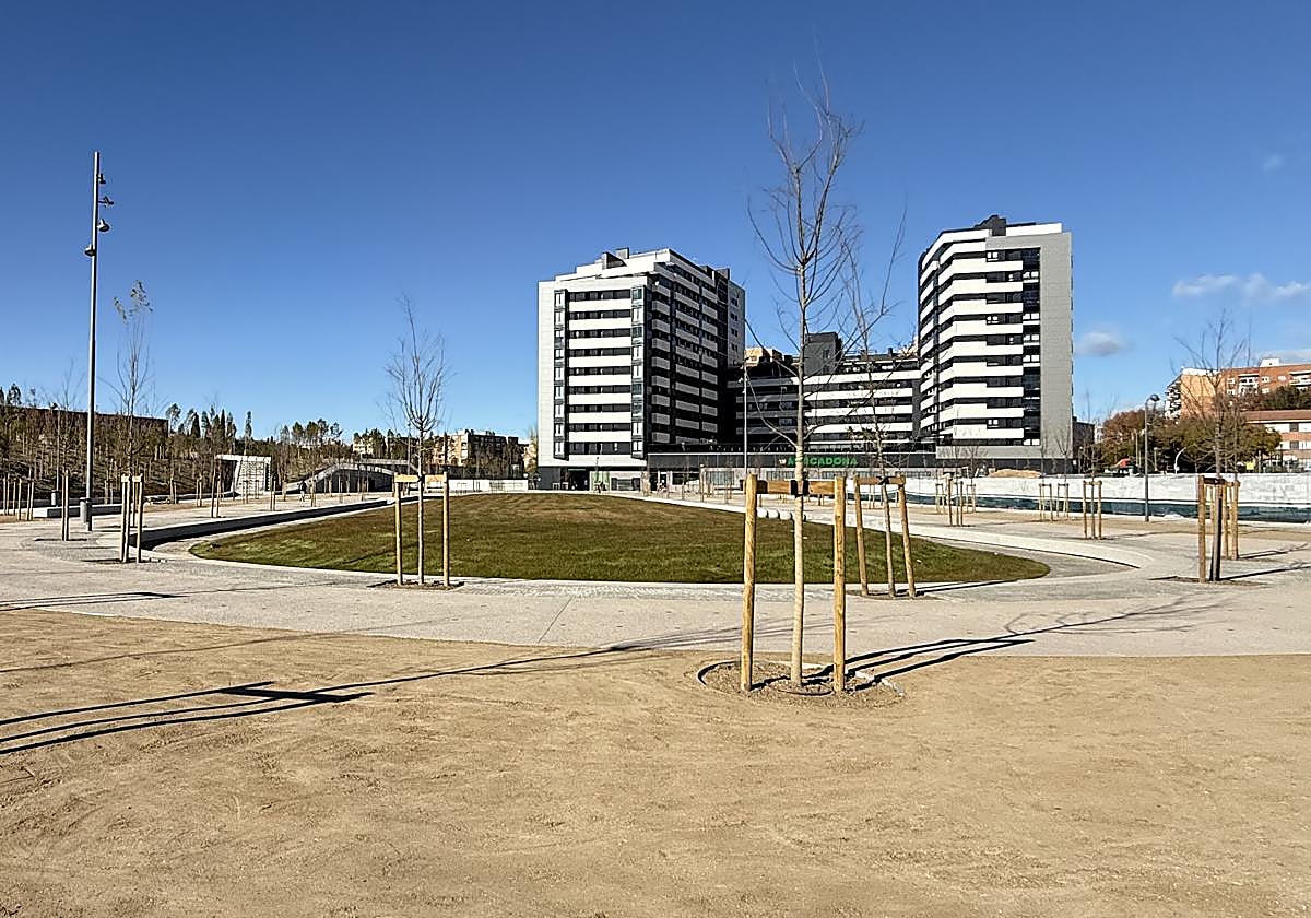 Madrid Río inaugura su pista de atletismo Madrid Río inaugura su pista de atletismo gratuita