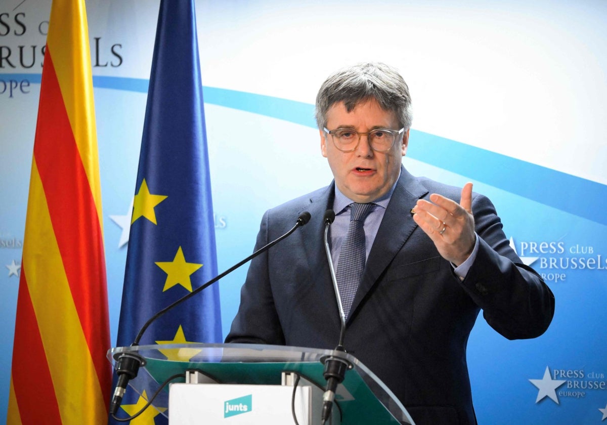 El expresidente autonómico catalán y prófugo, Carles Puigdemont, en una comparecencia en Bruselas la semana pasada