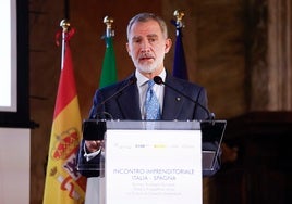 En directo, el Rey es investido doctor honoris causa en Nápoles