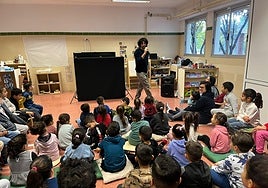 À Punt lleva su espacio infantil La Colla a los colegios afectados por la DANA