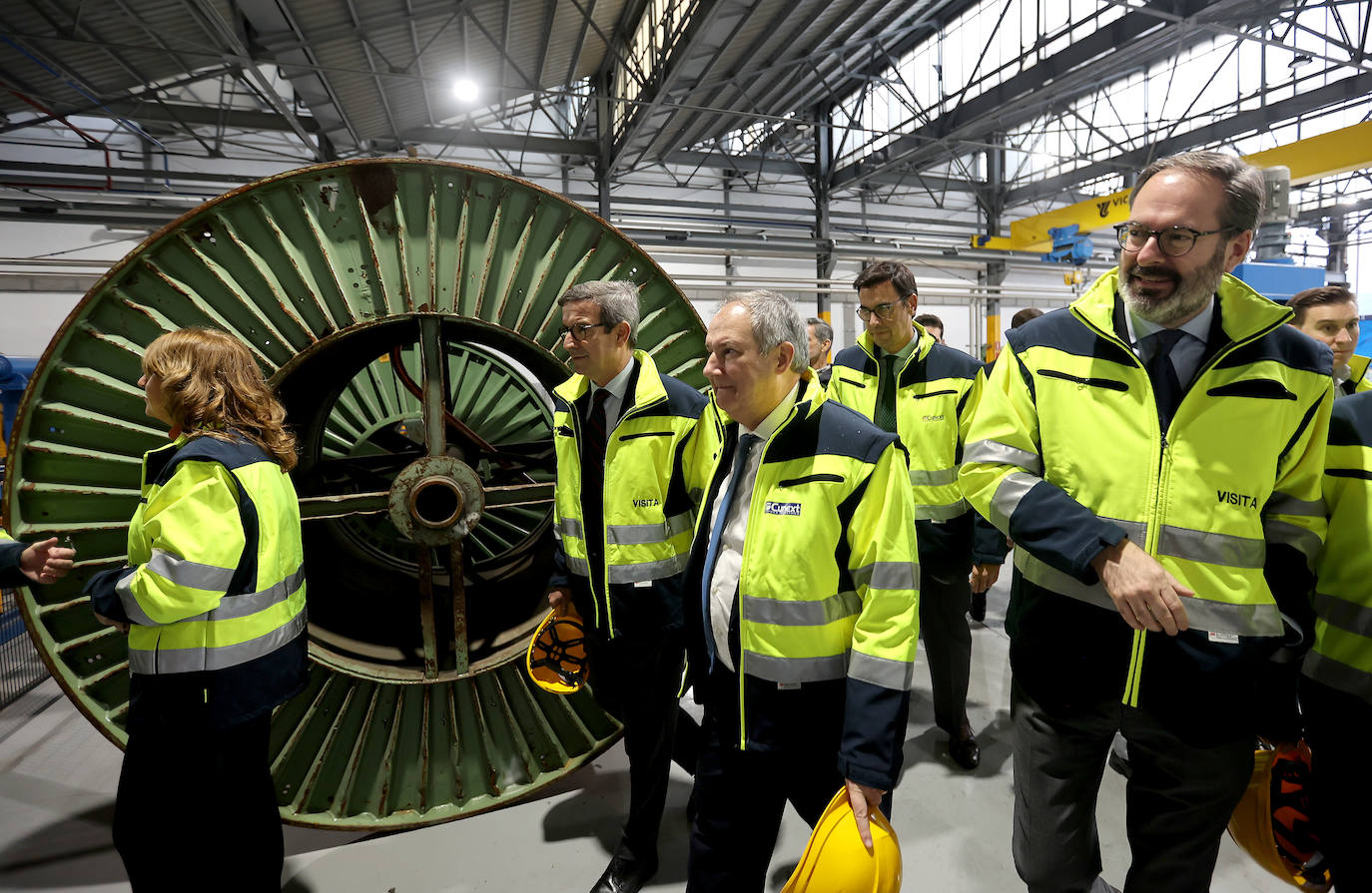 La visita del ministro de Industria a Cunext Copper en Córdoba, en imágenes