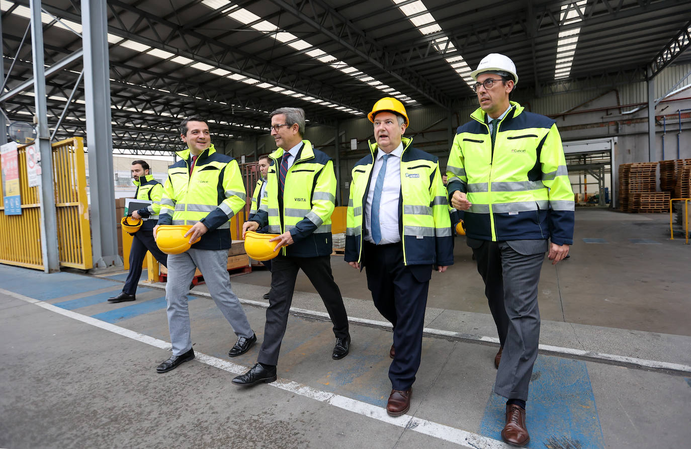 La visita del ministro de Industria a Cunext Copper en Córdoba, en imágenes