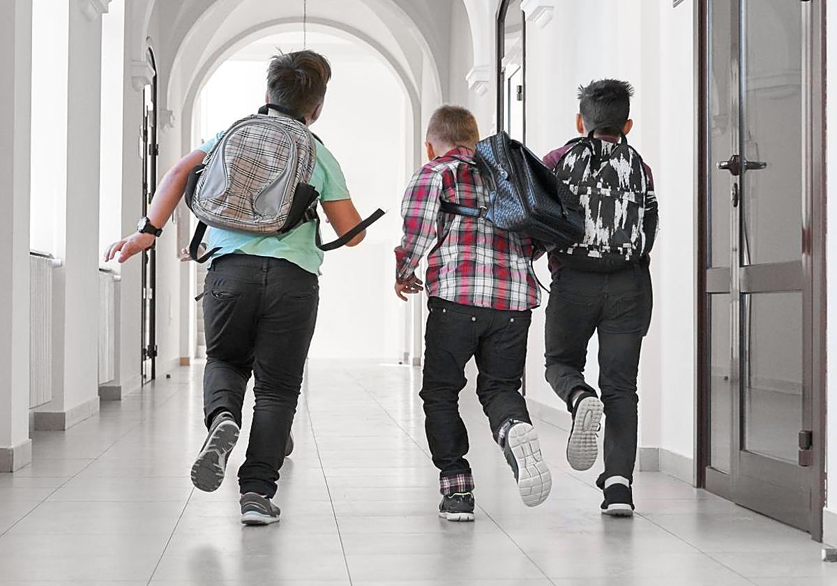 Niños en un colegio en una imagen de recurso.