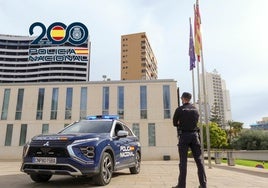 Caricias, piropos e insinuaciones: el «cariñoso» método de una ladrona para robar relojes de 50.000 euros en Benidorm