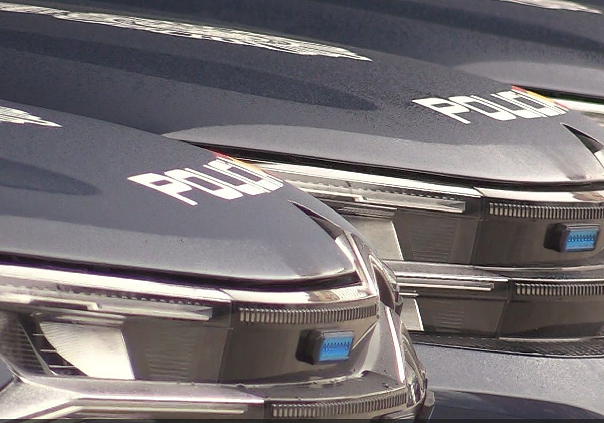 Imagen de archivo de coches patrulla.