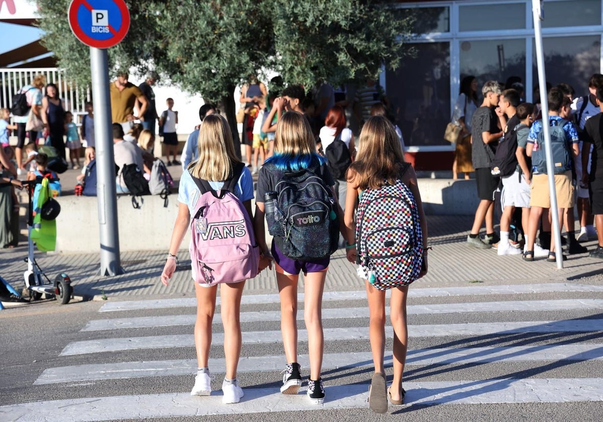 Un grupo de escolares, de camino al colegio (archivo)