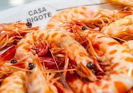 El chef Ángel León explica cómo se cuecen los langostinos en Sanlúcar de Barrameda: «Mira cómo brilla»